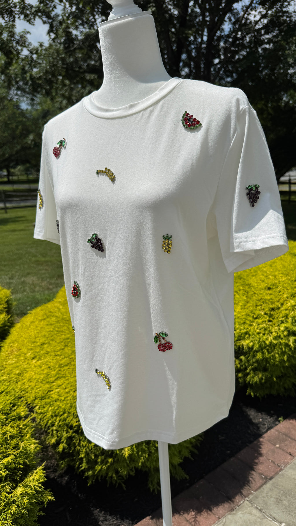 Round neck T-shirt with beaded fruits Design