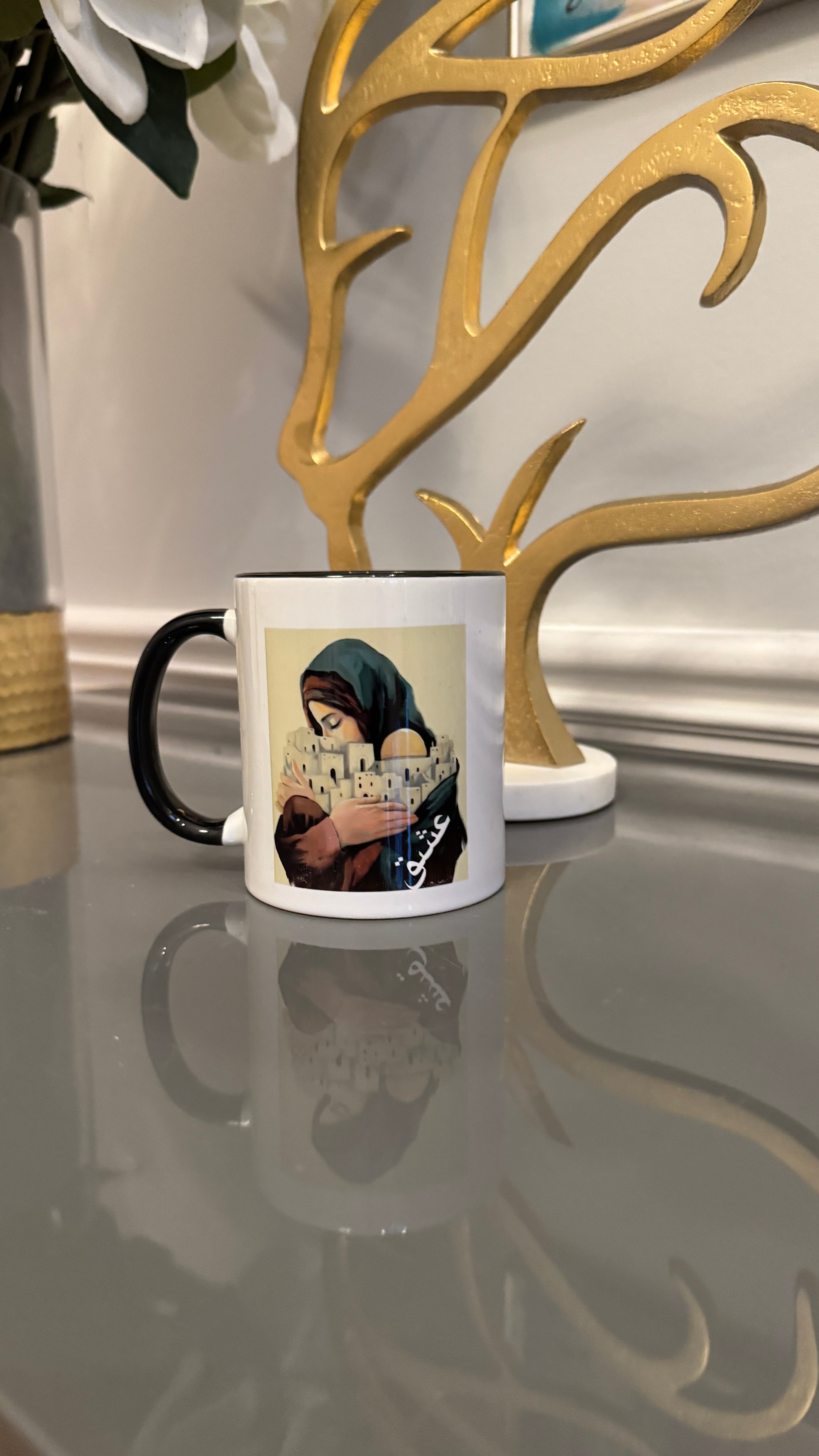 White mug designed with Levantine beauty and Arabic Calligraphy عشق