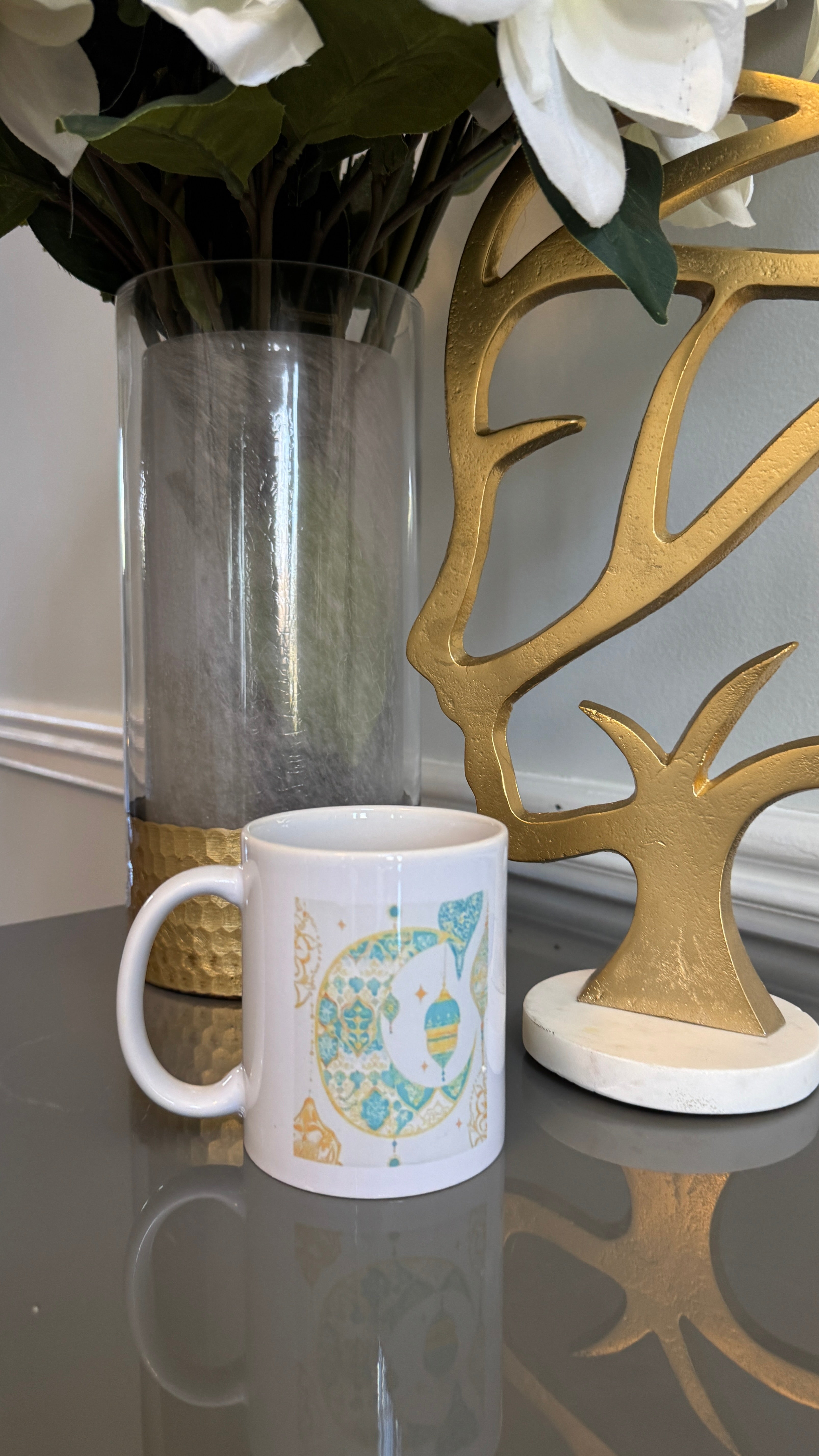 Coffee Mug designed with a Ramadan theme lanterns and Crescent.