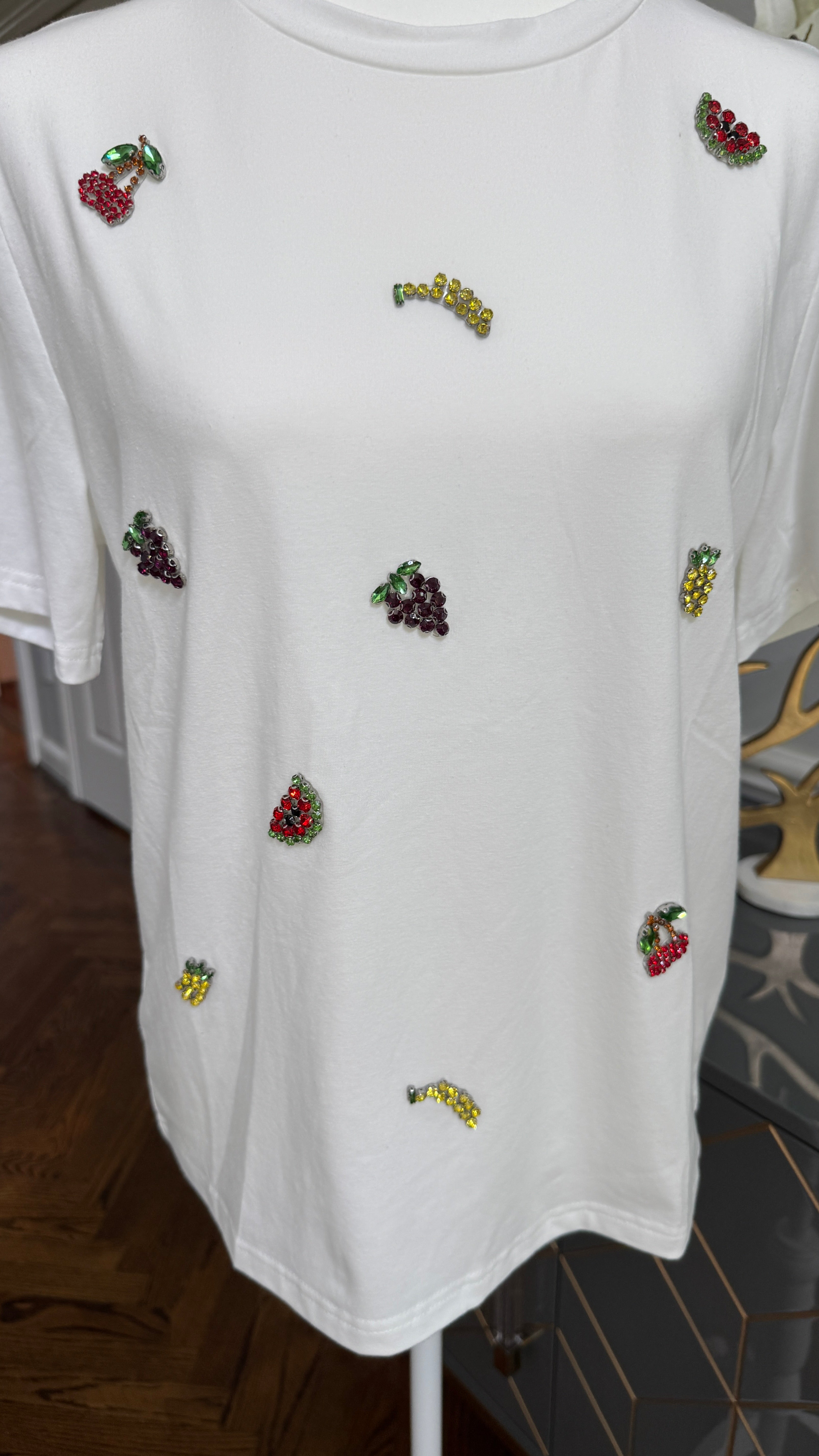 Round neck T-shirt with beaded fruits Design