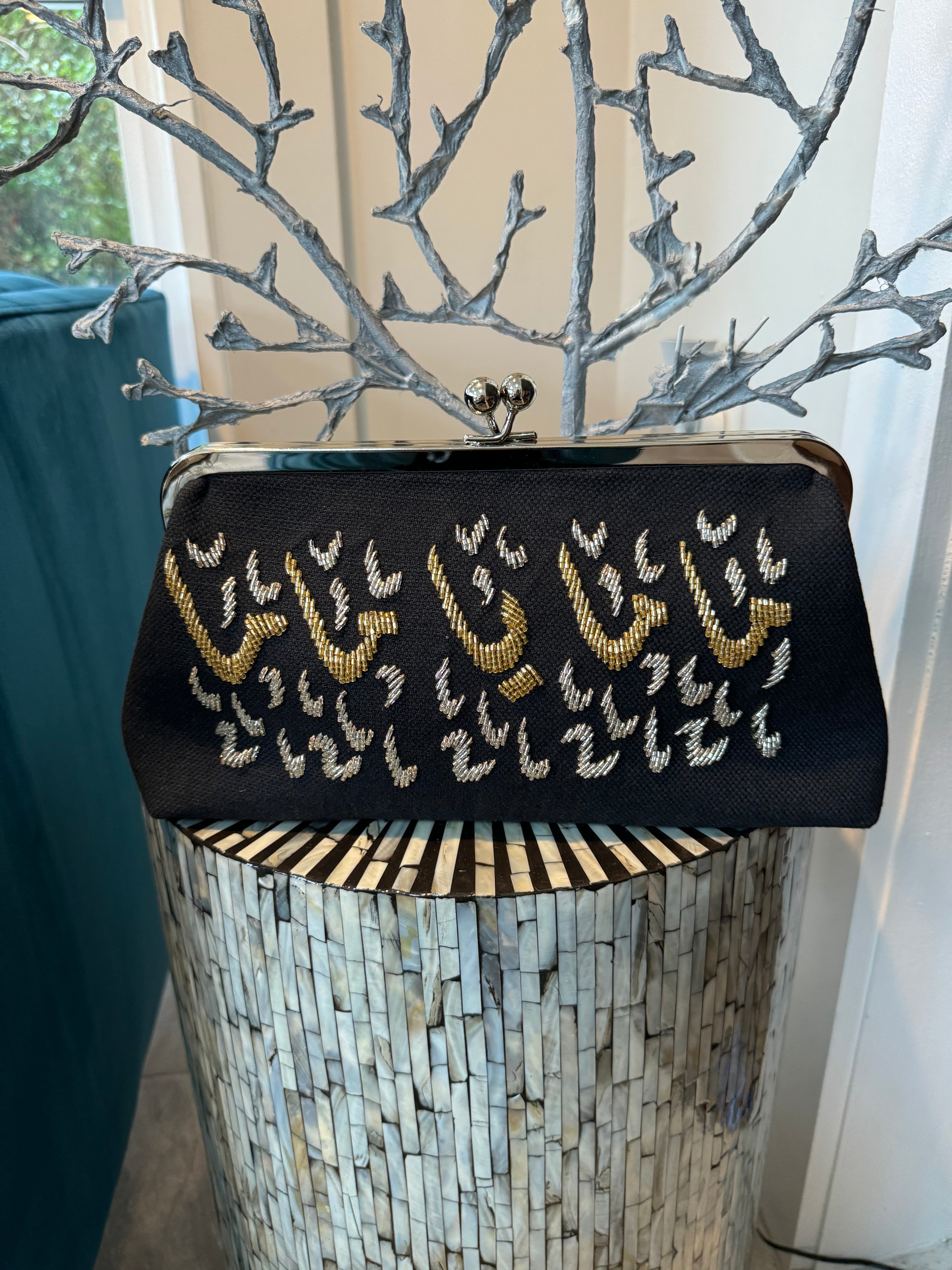 Black Handbag hand beaded with Mother’s Day theme ماما يا ماما
