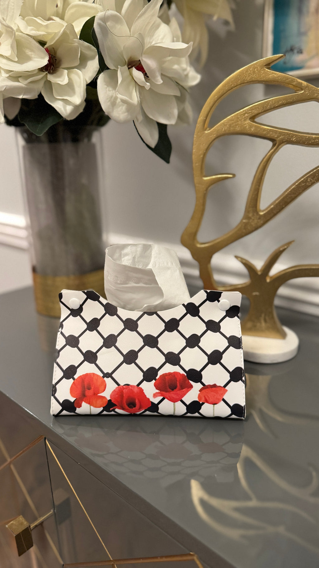 Tissue box cover designed with Keffiyeh Theme & flower motif.