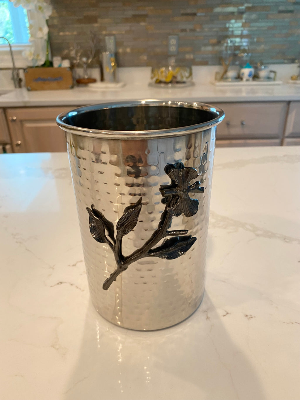 Stainless steel vase with Dark silver vine