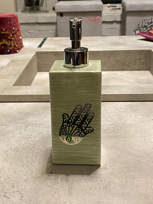 Soap dispenser