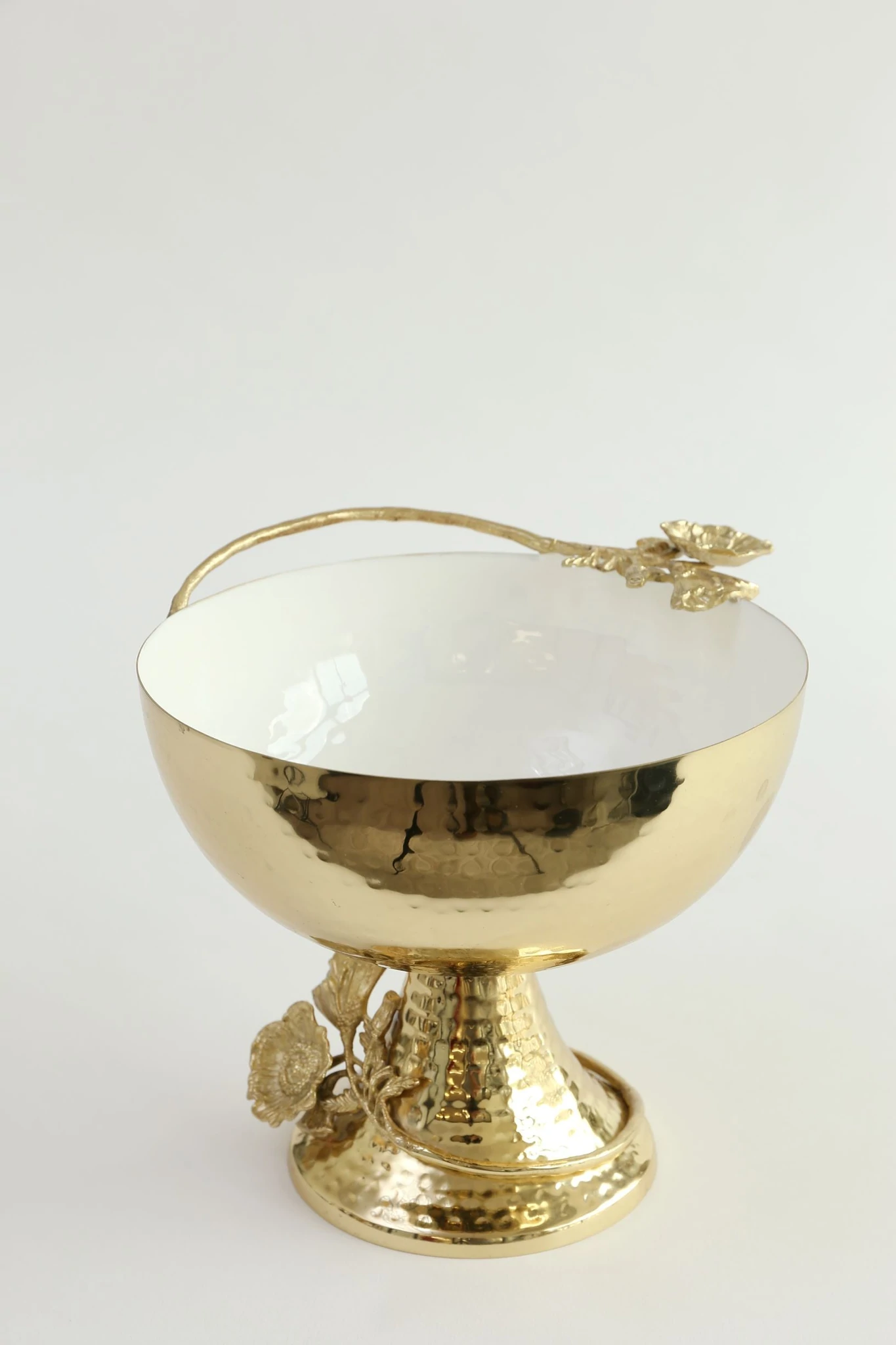 Gold Bowl pedestal with flower design